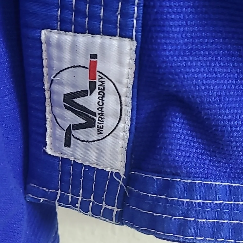 Blue Jiu Jitsu Gi for Kids Size Med Ptp 16 Sleeve 15  Lenght 21